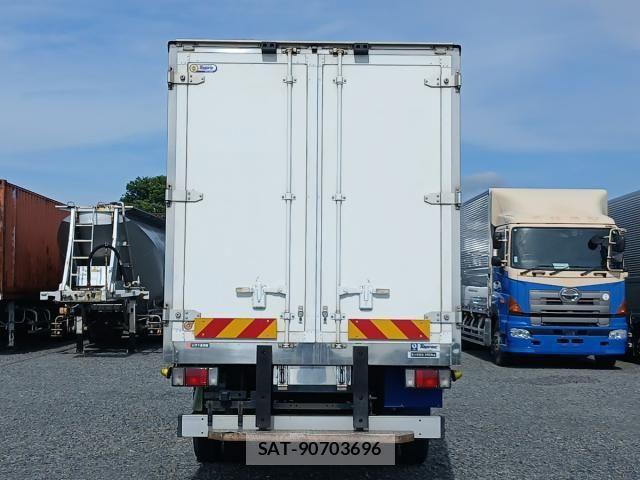 Isuzu ELF TRUCK 2018-01 8561788-10