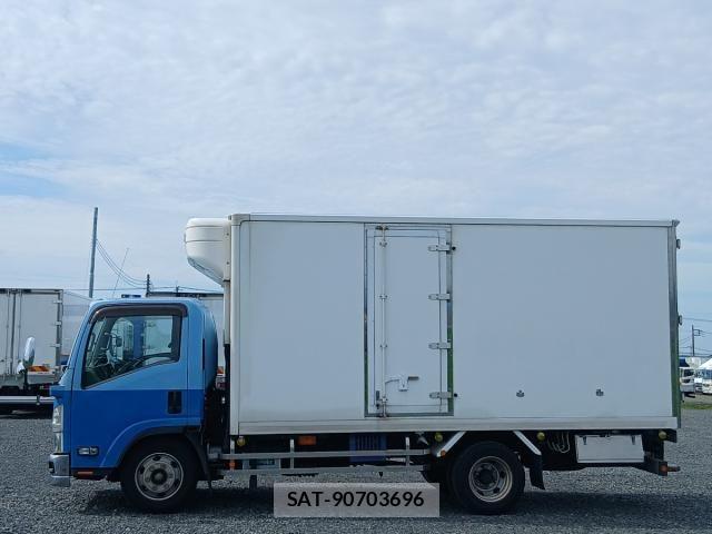 Isuzu ELF TRUCK 2018-01 8561788-15