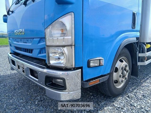 Isuzu ELF TRUCK 2018-01 8561788-25