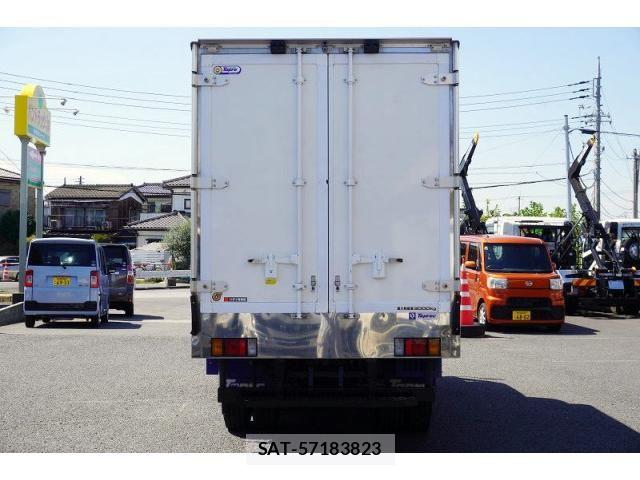 Isuzu ELF TRUCK 2020-08 8626619-3