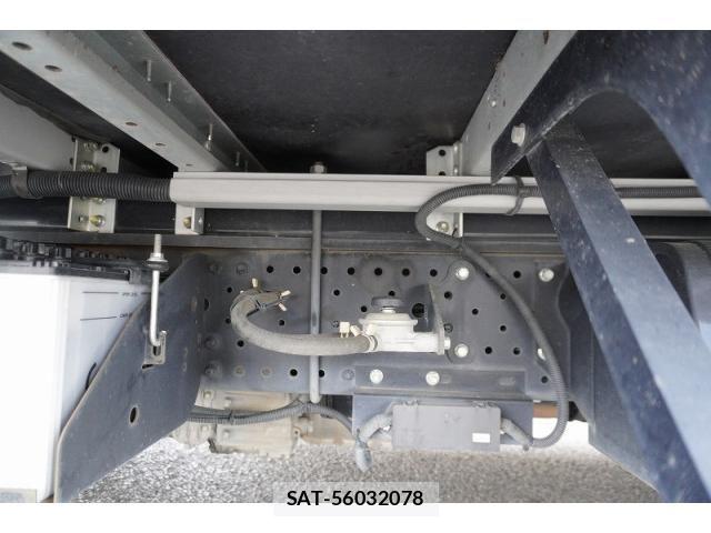Isuzu ELF TRUCK 2019-11 8626623-12