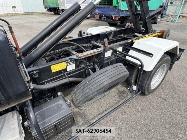 Isuzu ELF TRUCK 2018-07 8626624-10