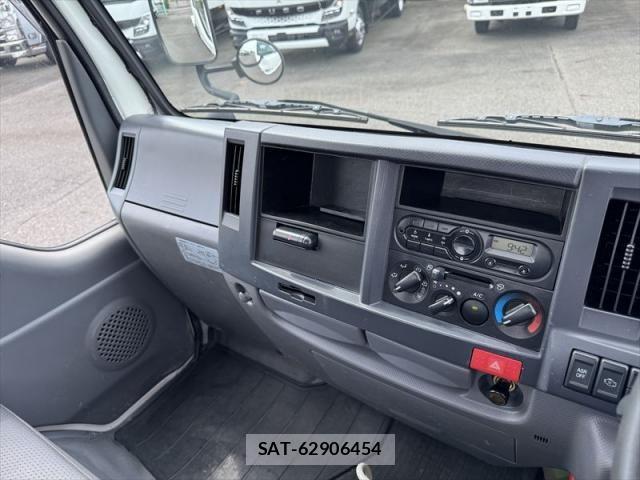 Isuzu ELF TRUCK 2018-07 8626624-21