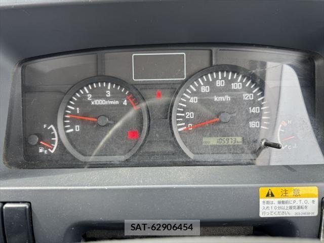 Isuzu ELF TRUCK 2018-07 8626624-22