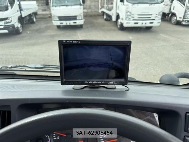 Isuzu ELF TRUCK 2018-07 8626624-23