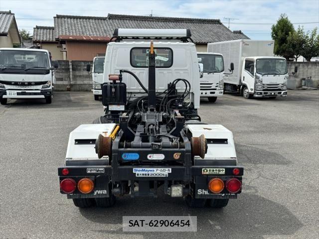 Isuzu ELF TRUCK 2018-07 8626624-4