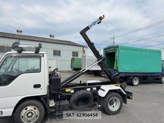Isuzu ELF TRUCK 2018-07 8626624-8