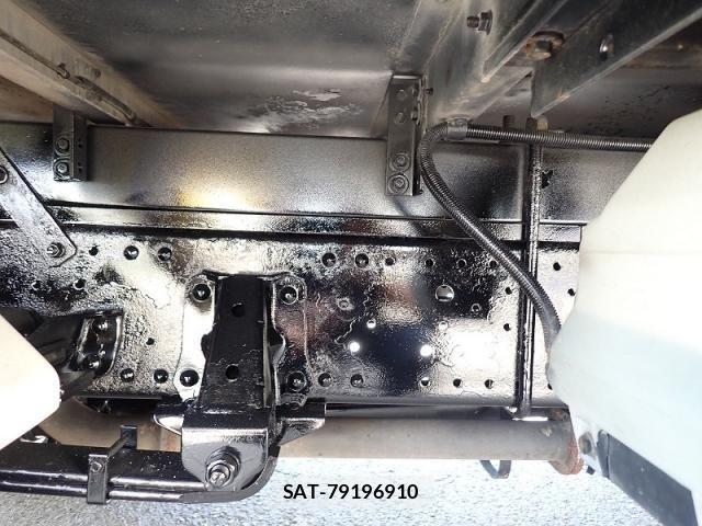 Isuzu ELF TRUCK 2021-06 8626618-19