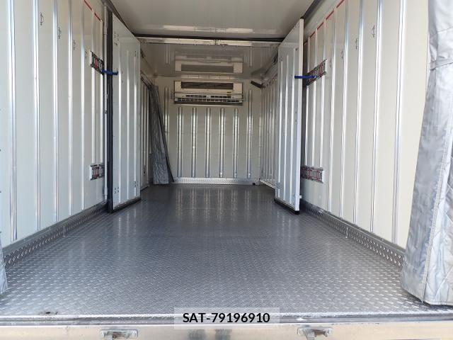 Isuzu ELF TRUCK 2021-06 8626618-6