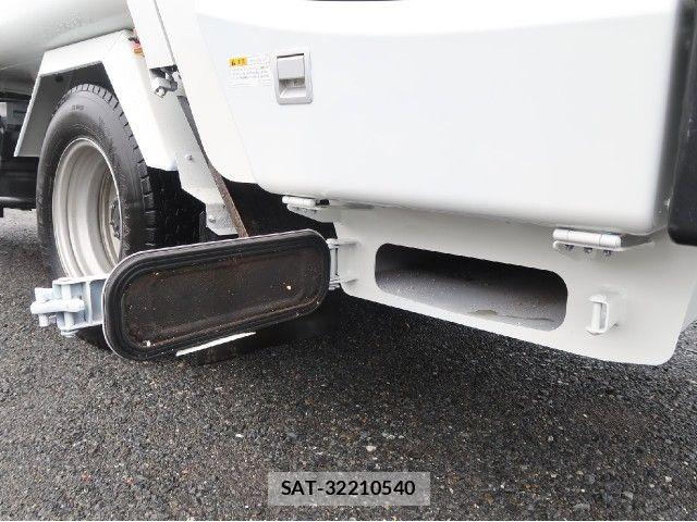 Isuzu ELF TRUCK 2020-02 8626610-14