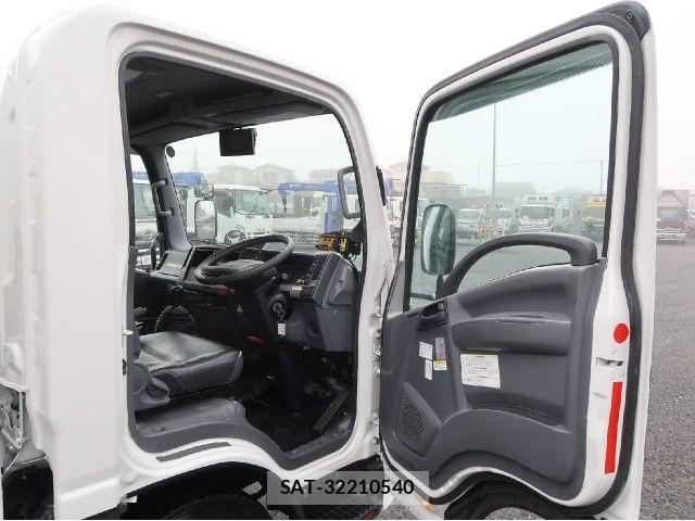 Isuzu ELF TRUCK 2020-02 8626610-20