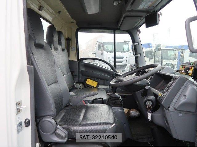 Isuzu ELF TRUCK 2020-02 8626610-21