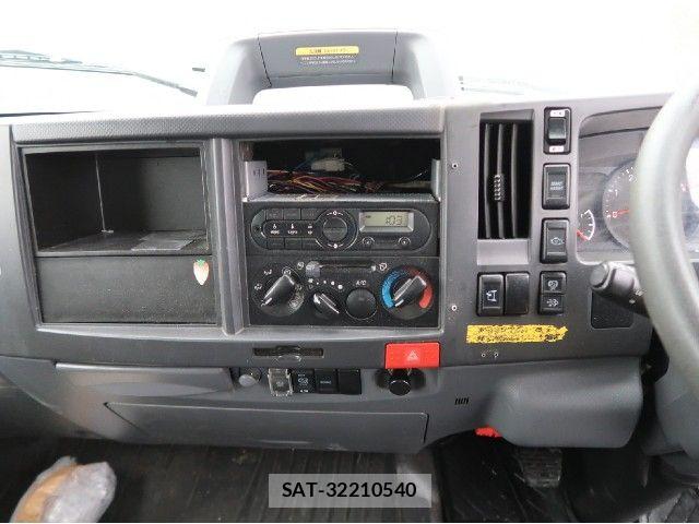 Isuzu ELF TRUCK 2020-02 8626610-25