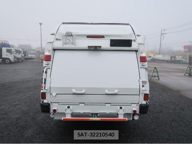 Isuzu ELF TRUCK 2020-02 8626610-5