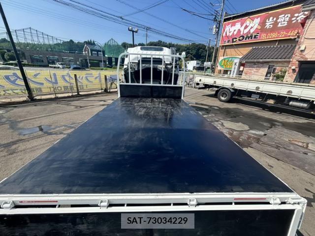 Isuzu ELF TRUCK 2013-06 8626634-11