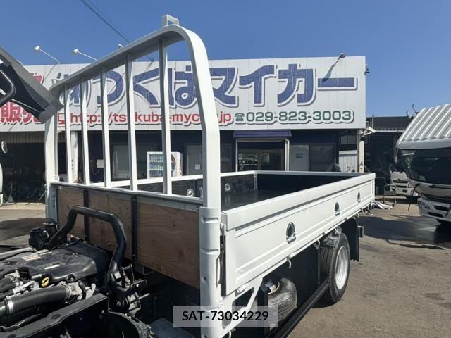 Isuzu ELF TRUCK 2013-06 8626634-13