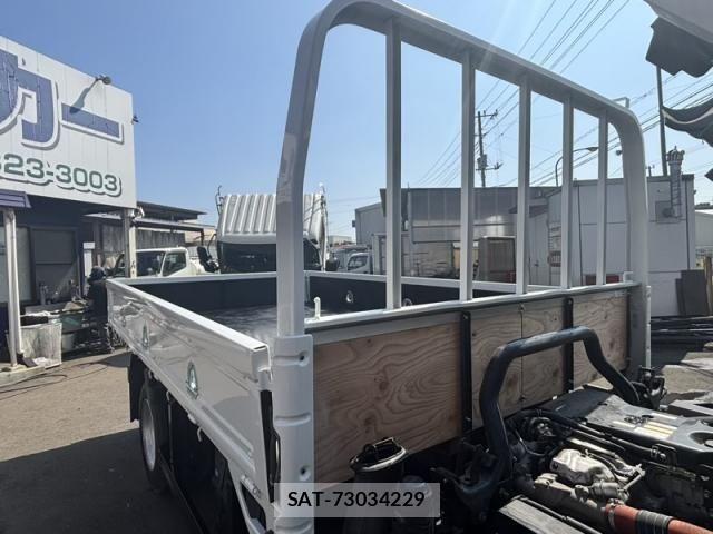 Isuzu ELF TRUCK 2013-06 8626634-14