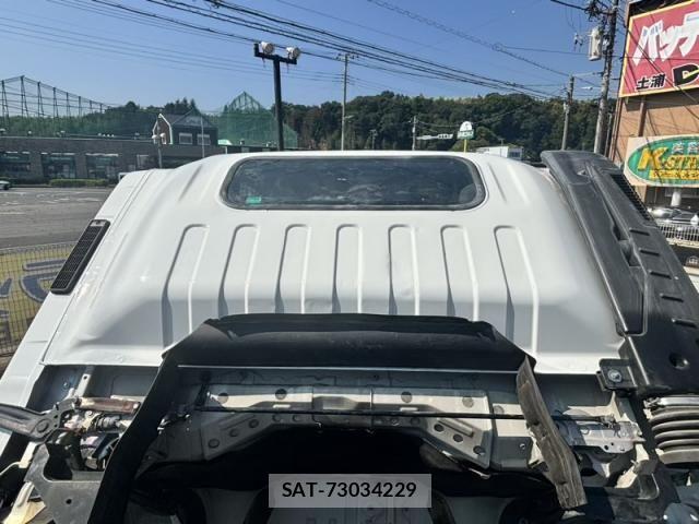 Isuzu ELF TRUCK 2013-06 8626634-15