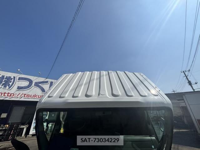 Isuzu ELF TRUCK 2013-06 8626634-17