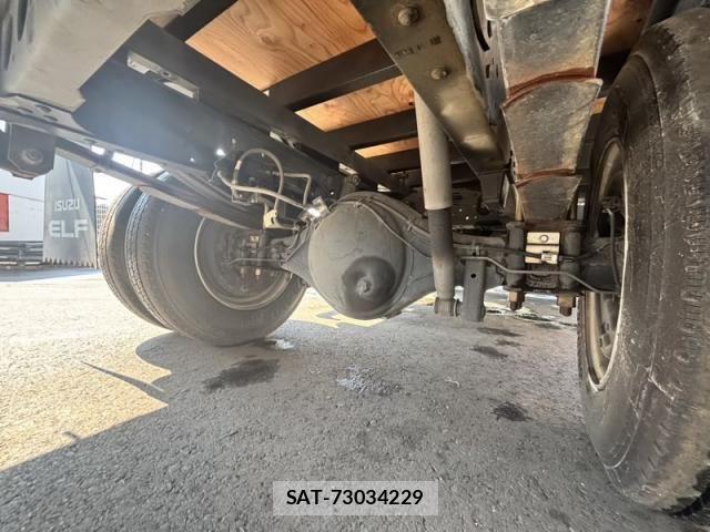 Isuzu ELF TRUCK 2013-06 8626634-20
