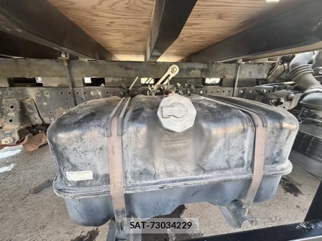 Isuzu ELF TRUCK 2013-06 8626634-24