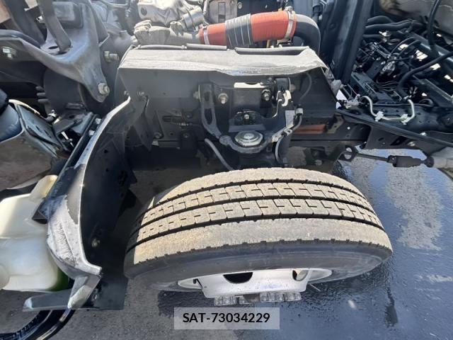 Isuzu ELF TRUCK 2013-06 8626634-26