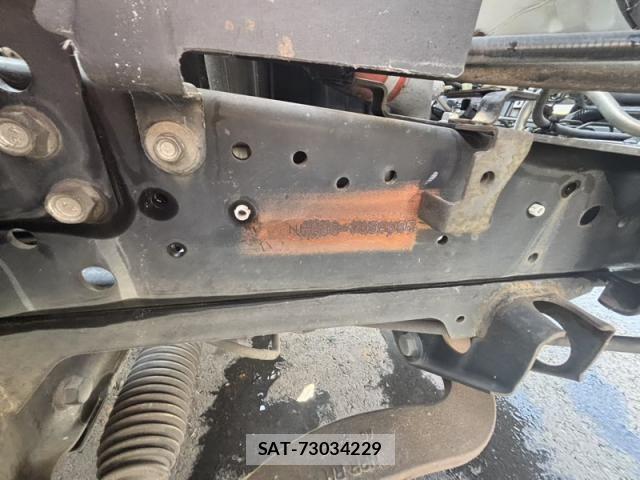 Isuzu ELF TRUCK 2013-06 8626634-27
