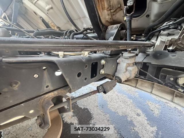 Isuzu ELF TRUCK 2013-06 8626634-28