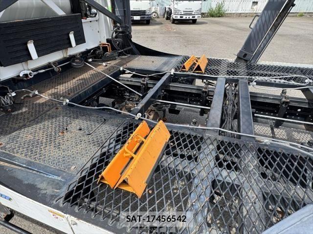 Isuzu ELF TRUCK 2017-10 8626607-10