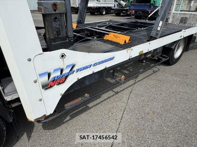 Isuzu ELF TRUCK 2017-10 8626607-22