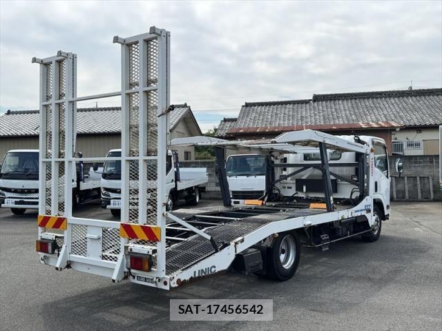 Isuzu ELF TRUCK 2017-10 8626607-2
