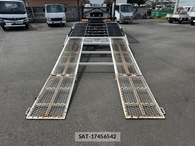 Isuzu ELF TRUCK 2017-10 8626607-6