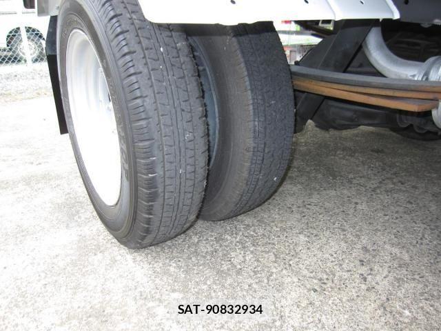Isuzu ELF TRUCK 1999-02 8626643-18
