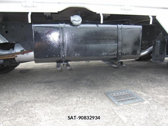 Isuzu ELF TRUCK 1999-02 8626643-23