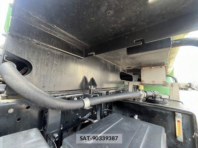 Isuzu ELF TRUCK 2014-01 8626629-19