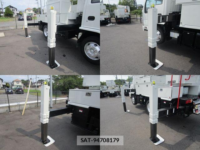 Isuzu ELF TRUCK 2017-03 8626608-15