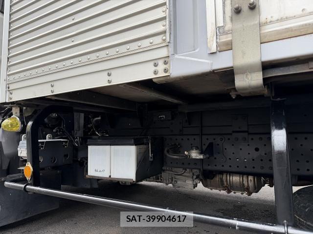 Isuzu ELF TRUCK 2017-02 8626616-10