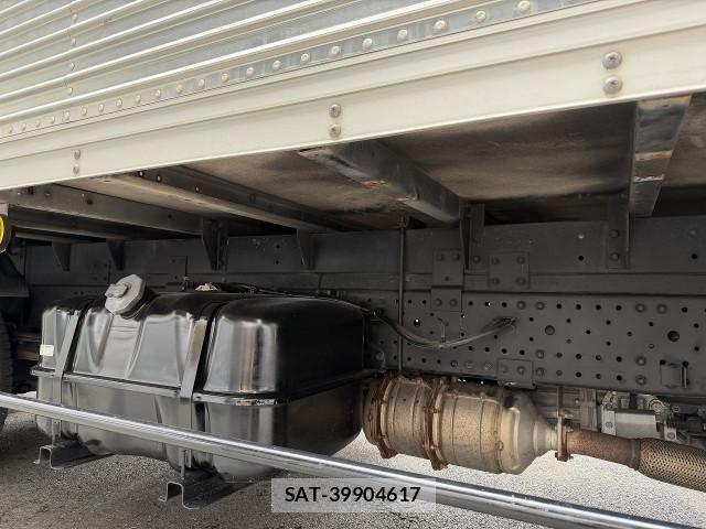 Isuzu ELF TRUCK 2017-02 8626616-12