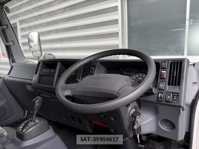 Isuzu ELF TRUCK 2017-02 8626616-17