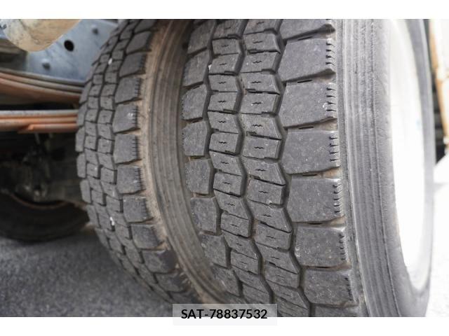 Isuzu ELF TRUCK 2013-11 8626613-10