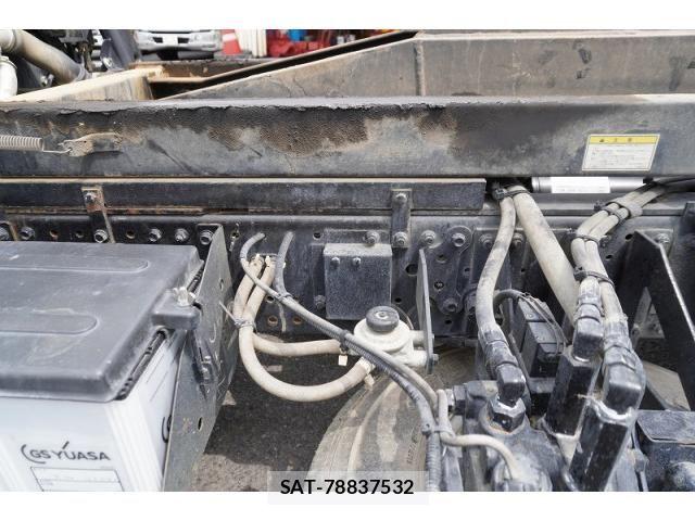 Isuzu ELF TRUCK 2013-11 8626613-12