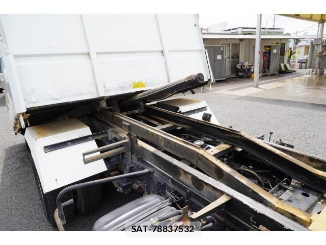 Isuzu ELF TRUCK 2013-11 8626613-18