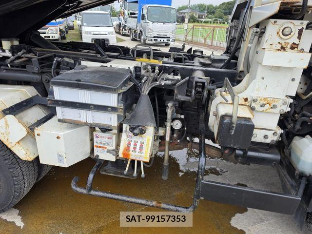 Isuzu ELF TRUCK 2009-03 8666095-25