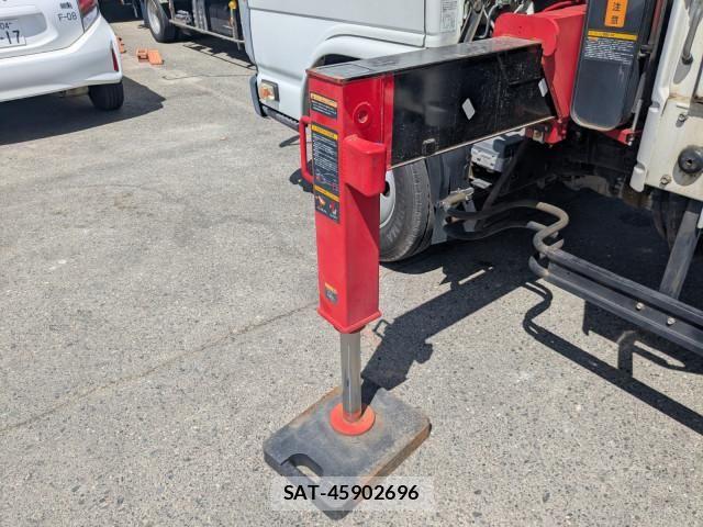 Isuzu ELF TRUCK 2019-06 8658915-14