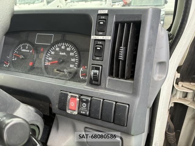Isuzu ELF TRUCK 2018-06 8658933-3