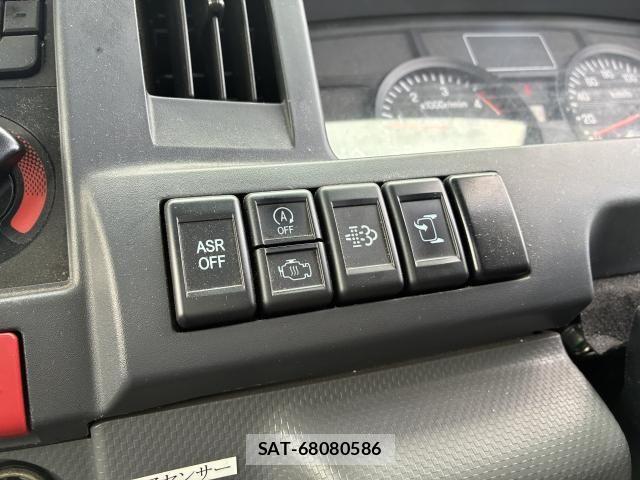 Isuzu ELF TRUCK 2018-06 8658933-4