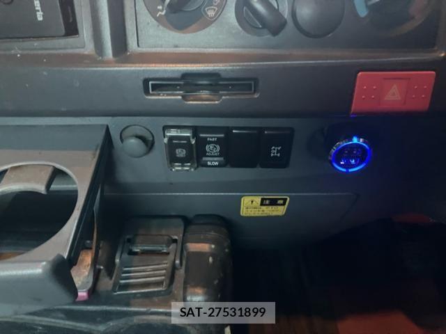 Isuzu ELF TRUCK 2011-01 8658940-16