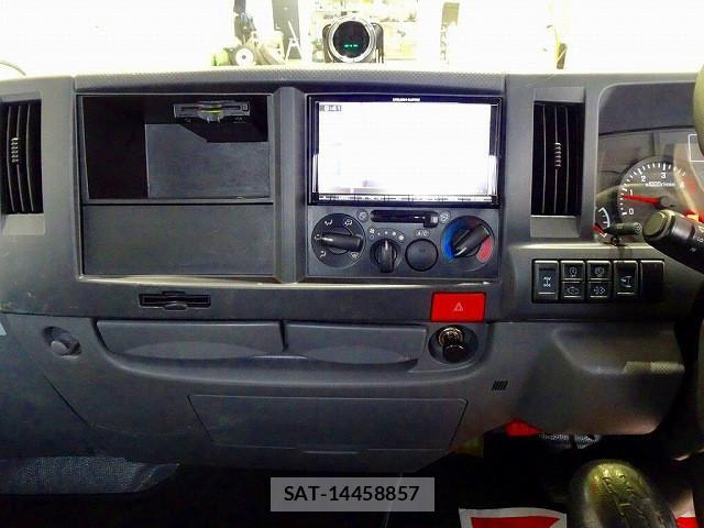 Isuzu ELF TRUCK 2017-11 8658924-9