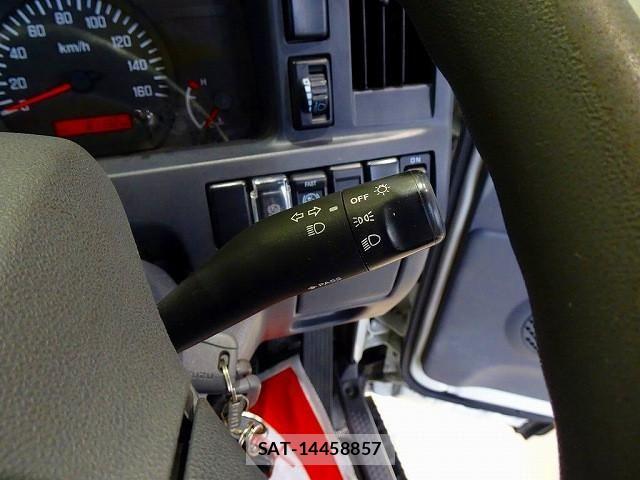 Isuzu ELF TRUCK 2017-11 8658924-20