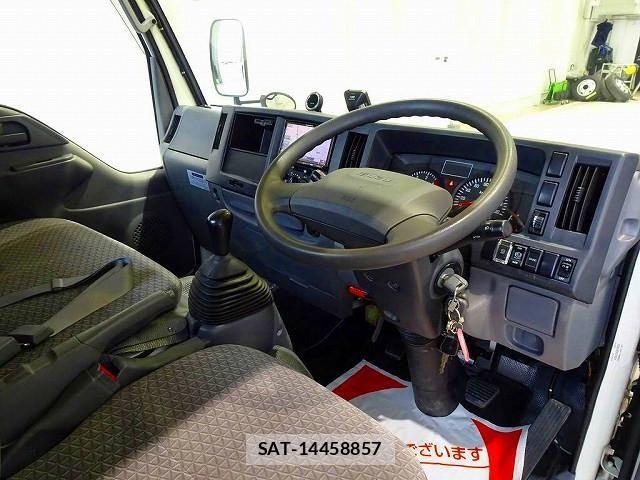 Isuzu ELF TRUCK 2017-11 8658924-4